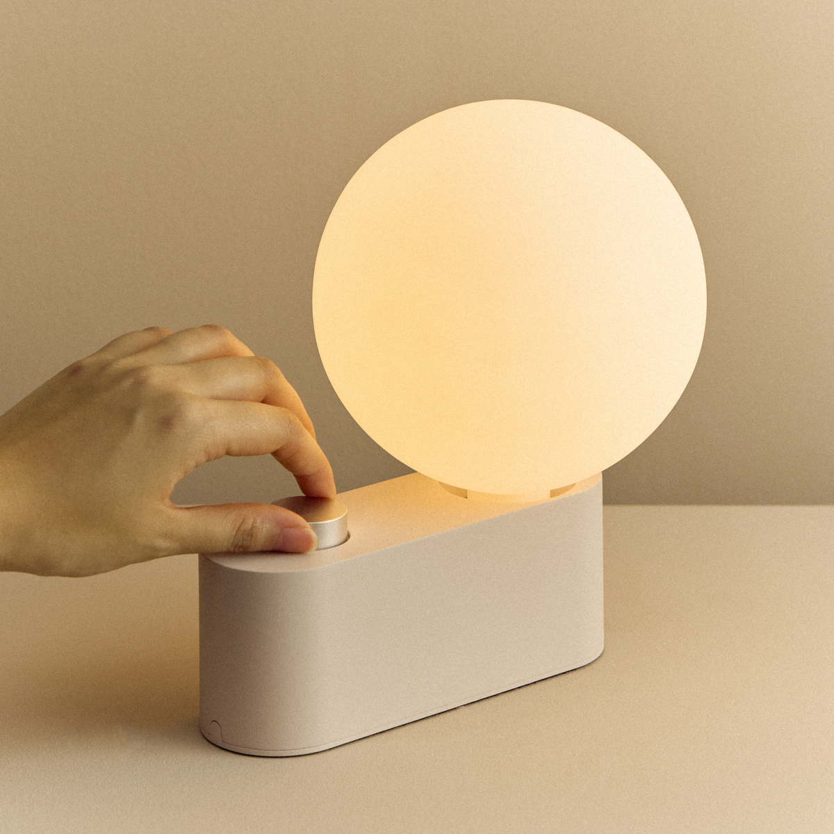 Alumina Lamp in Blossom, close-up