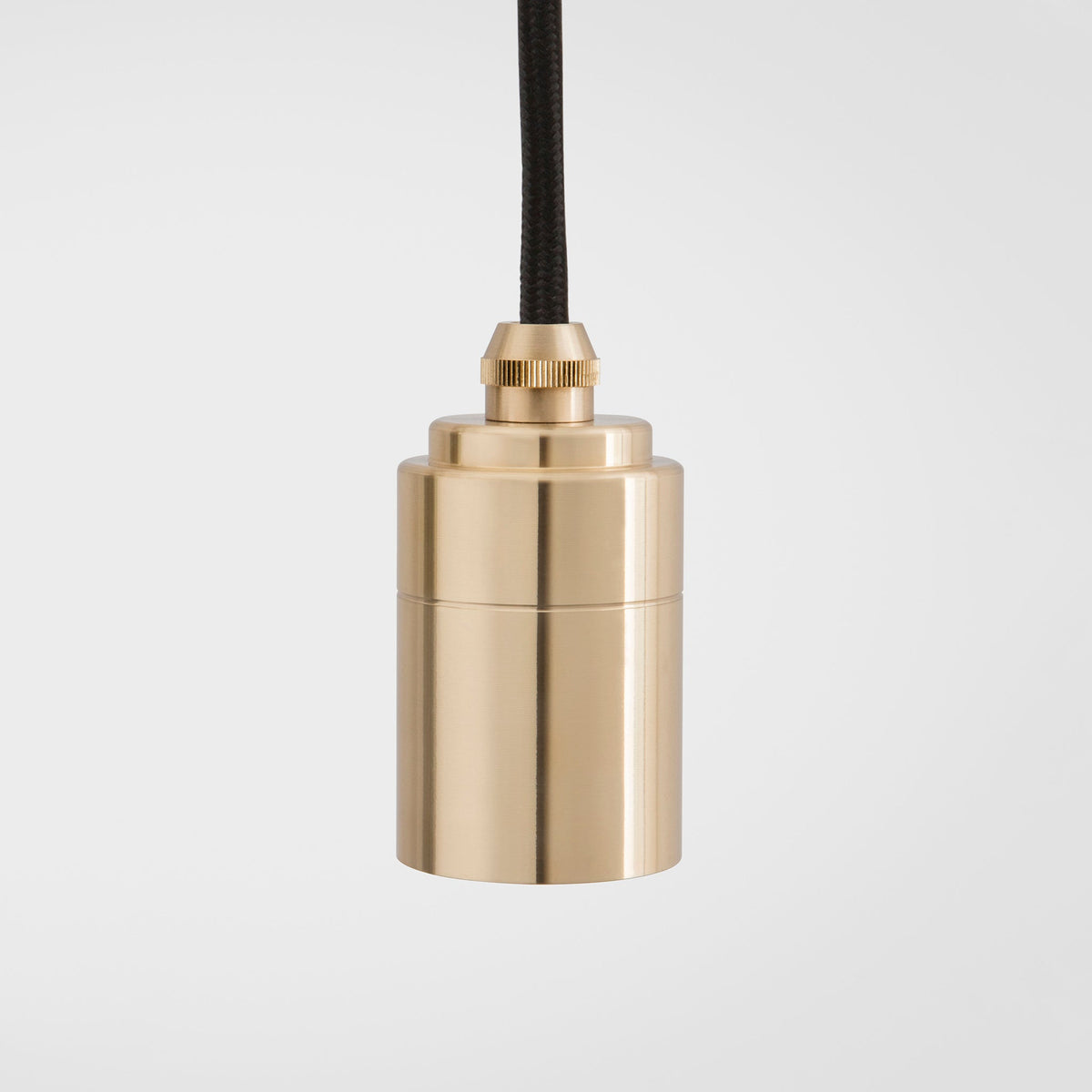 Voronoi II Linear Triple Pendant brass lampholder, close-up