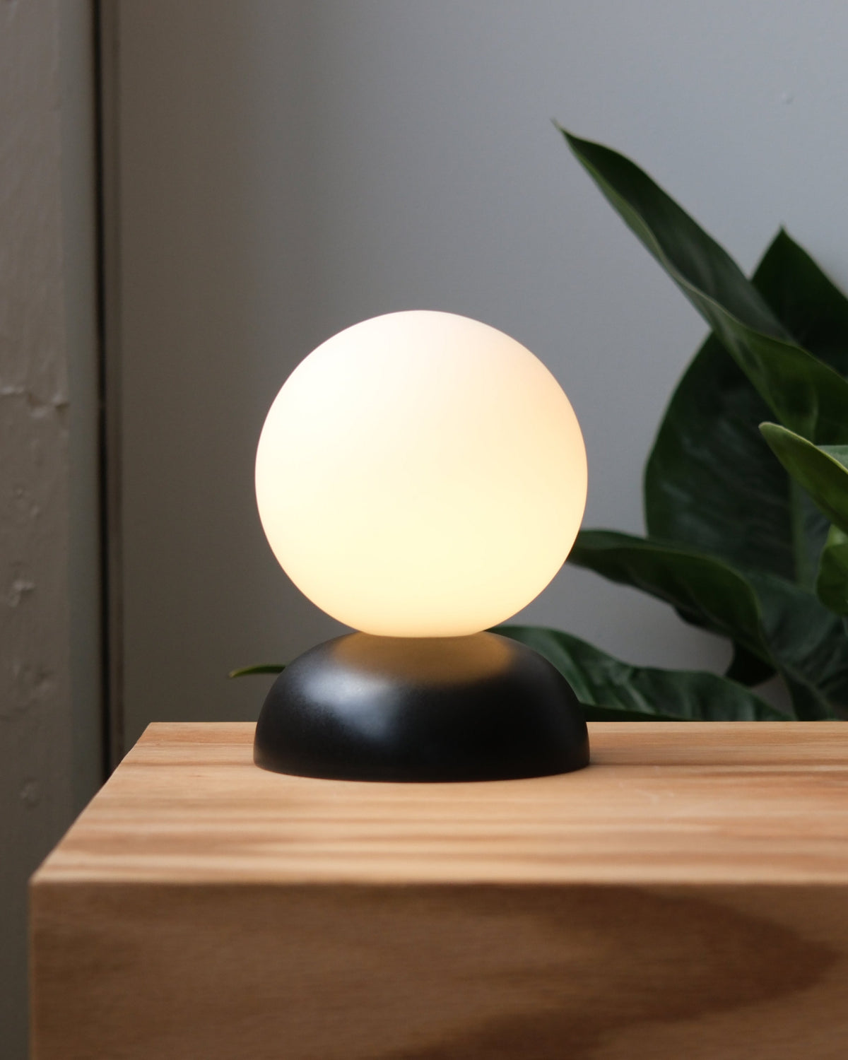 Monroe Table Lamp, Black