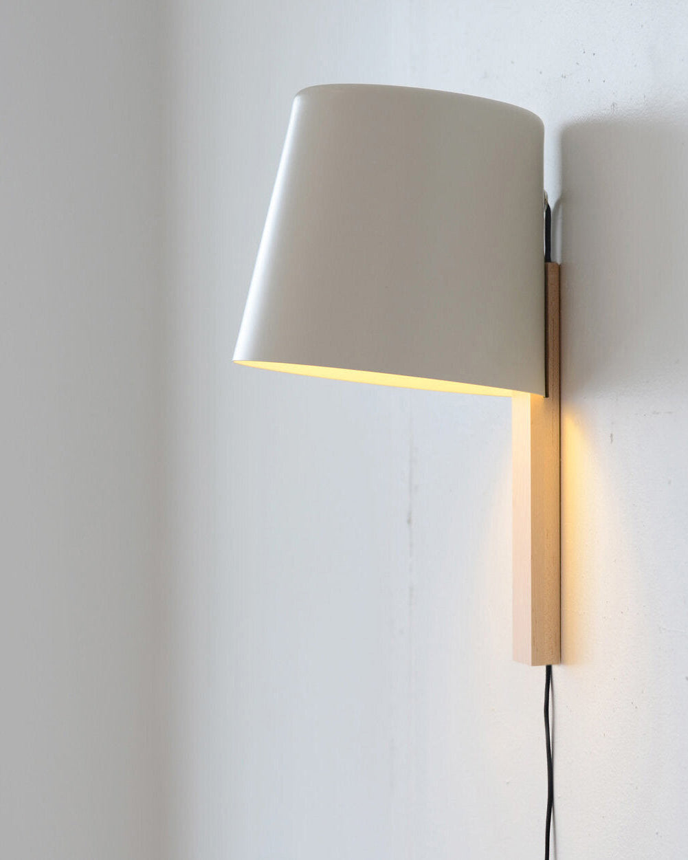 Pilot Sconce, lit