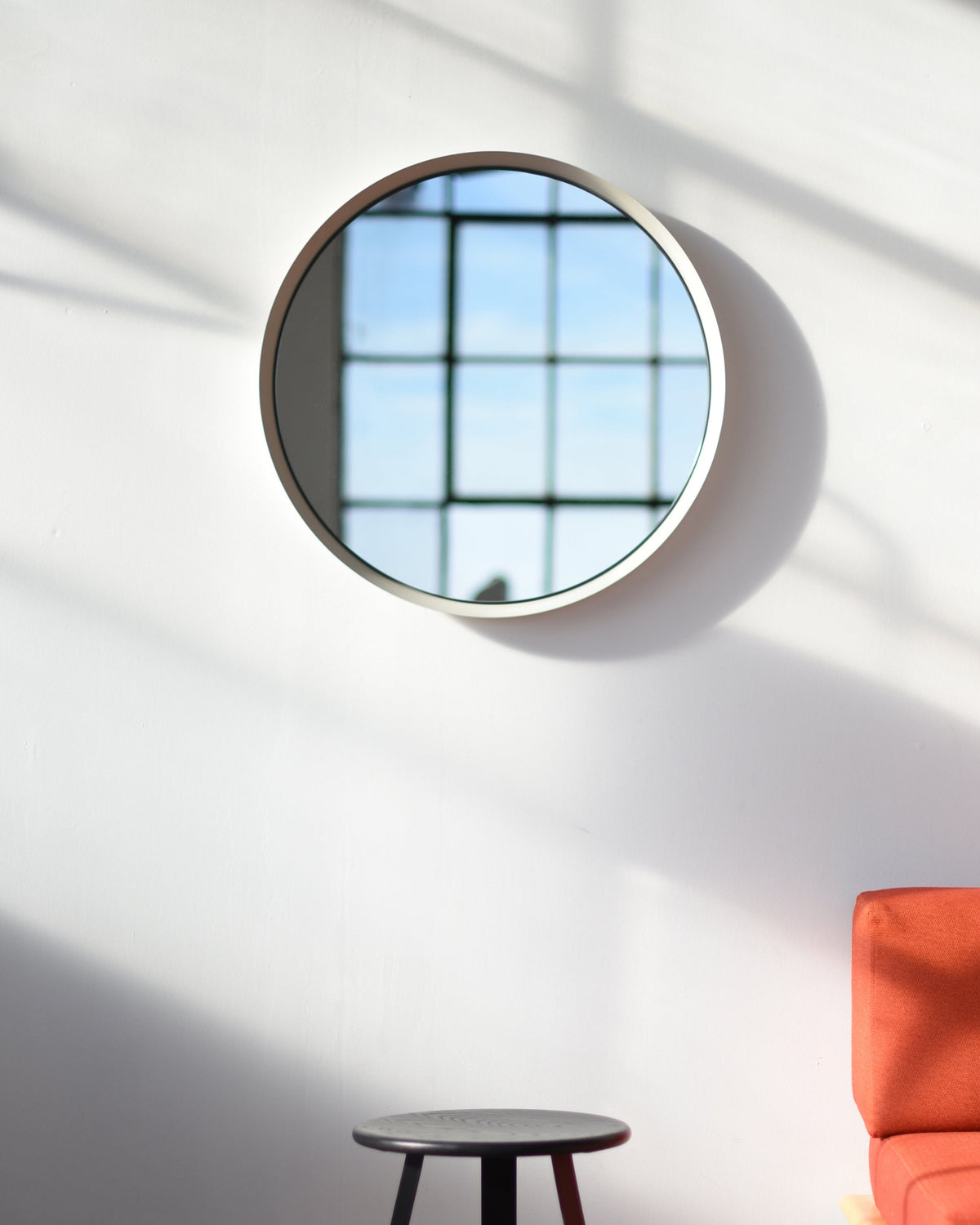 Kendrick Round Mirror in White, room setting