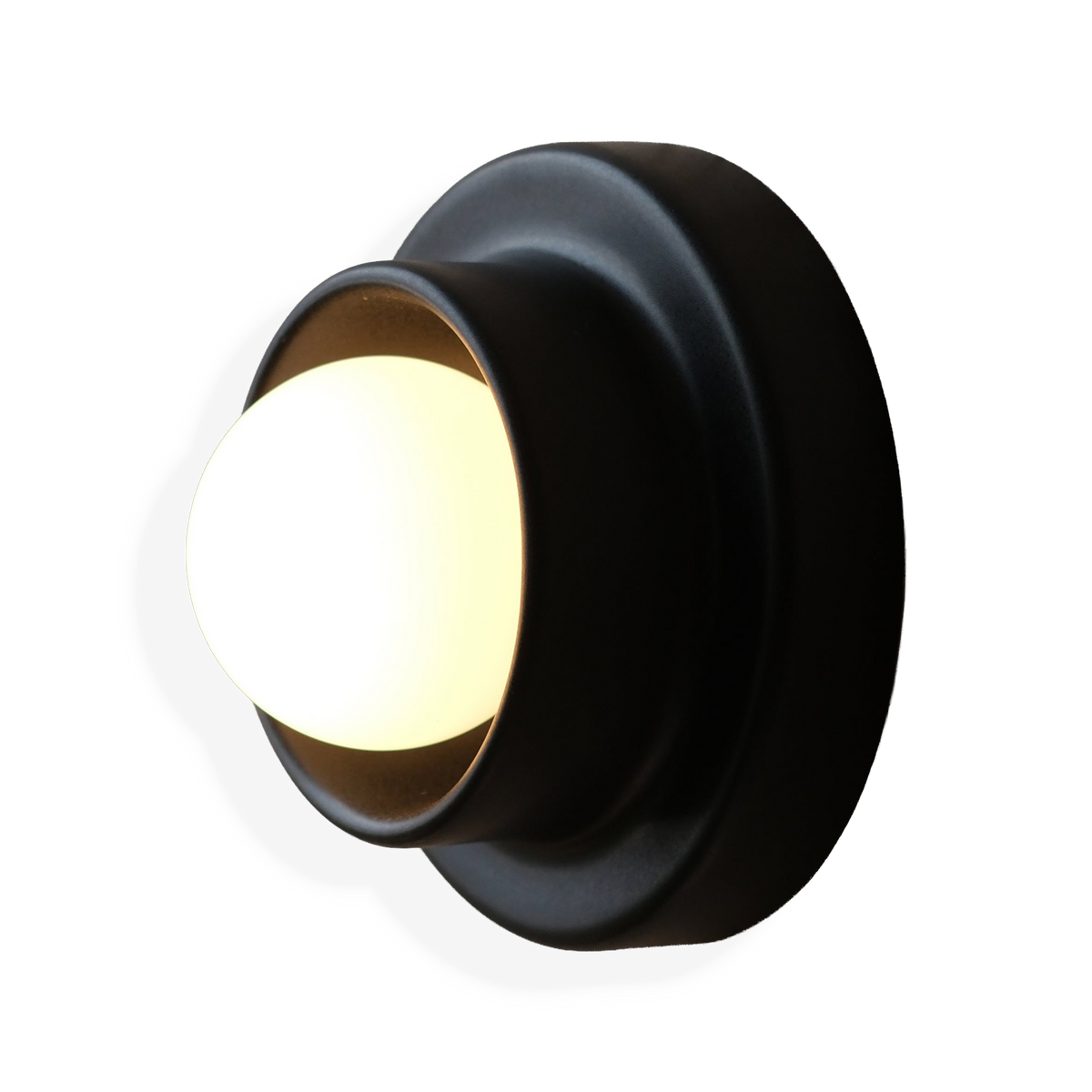 Q Sconce in Black, front view