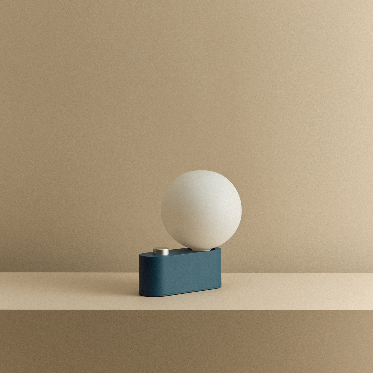 Alumina Lamp in Sapphire, unlit