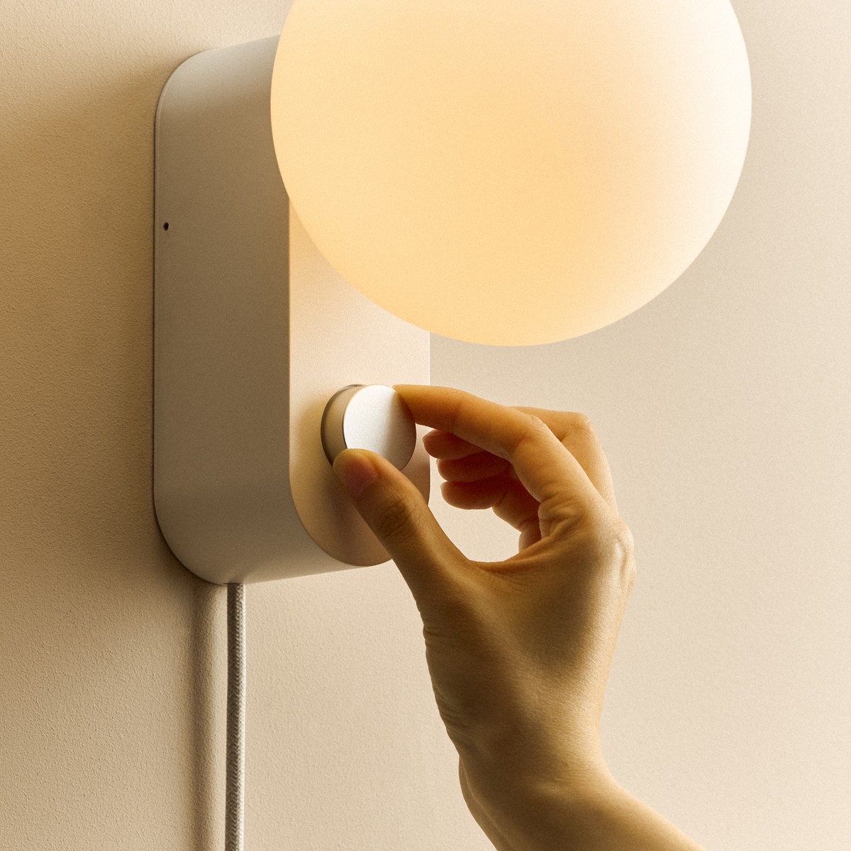 Alumina Lamp in Chalk mounted on a wall, close-up