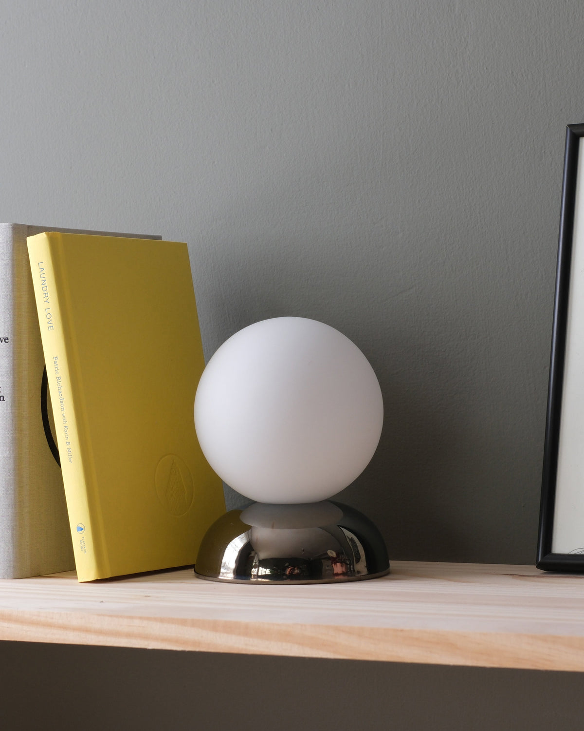 Ripple I Table Lamp, room setting