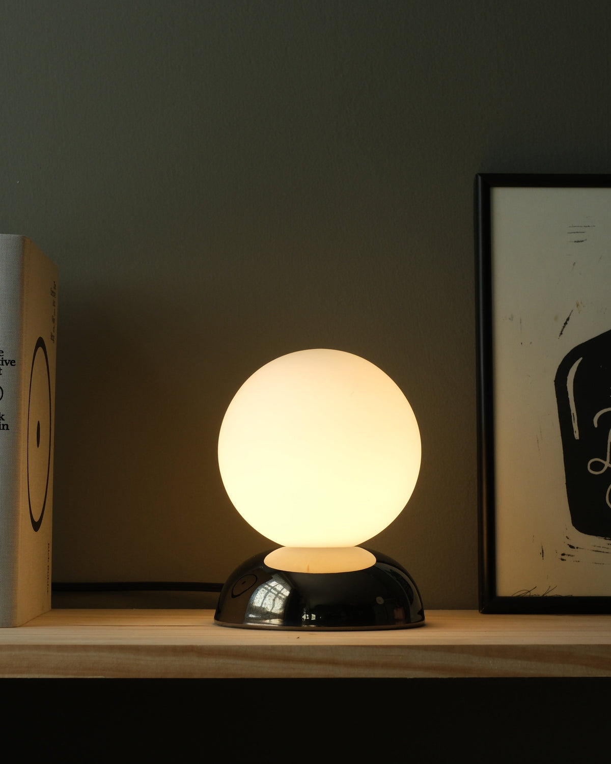 Ripple I Table Lamp, room setting