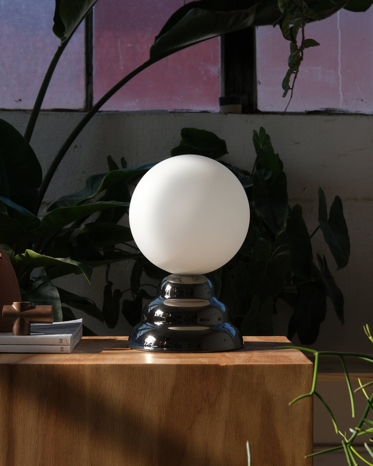 Ripple III Table Lamp, room setting