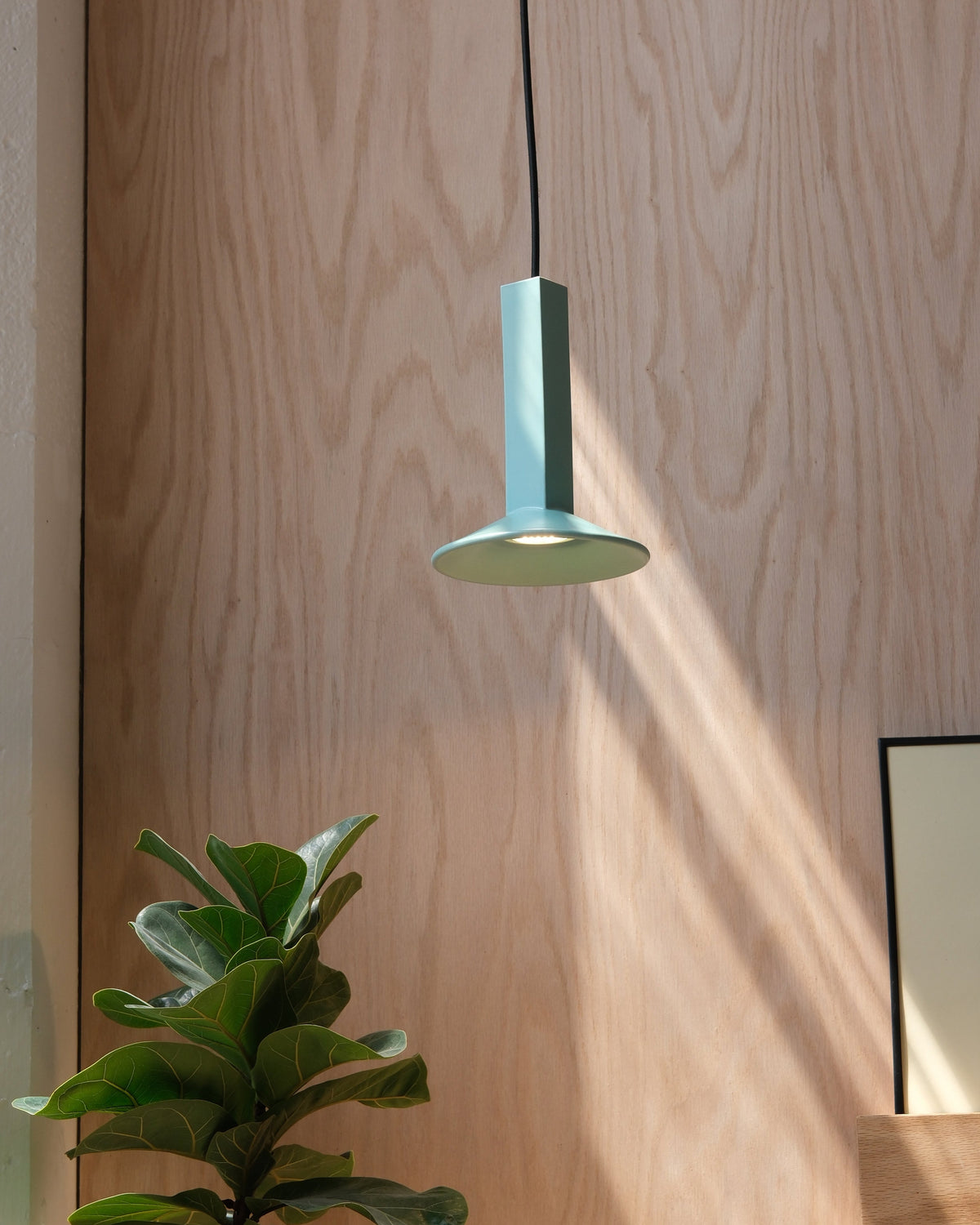 Arthur Pendant in Bermuda, room setting