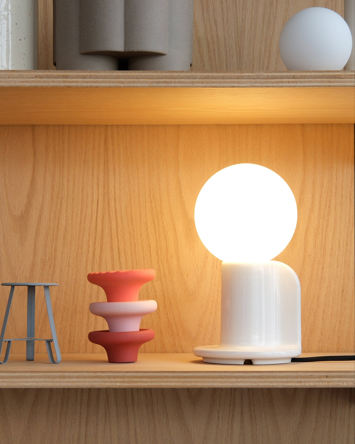 Q Table Lamp, White Glossy