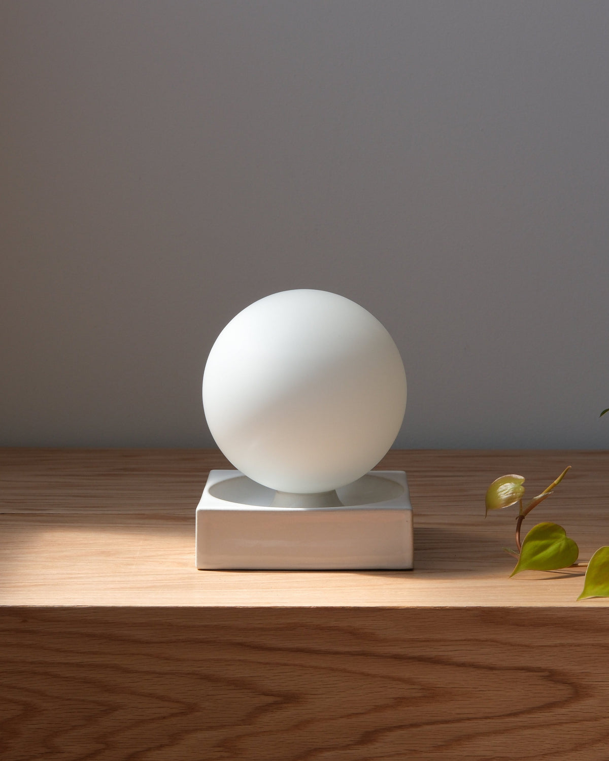 Cubic Table Lamp, White Glossy